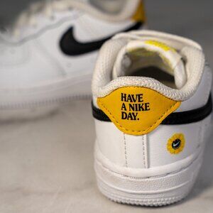 Nike Air Force 1 - Have A Nike Day - White Daisy